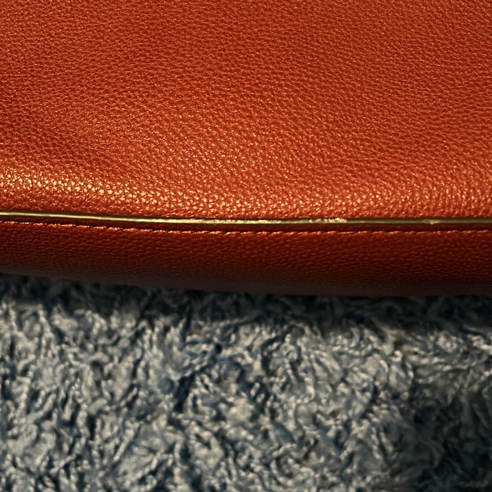 Guess Handbag - Picture 2 of 4